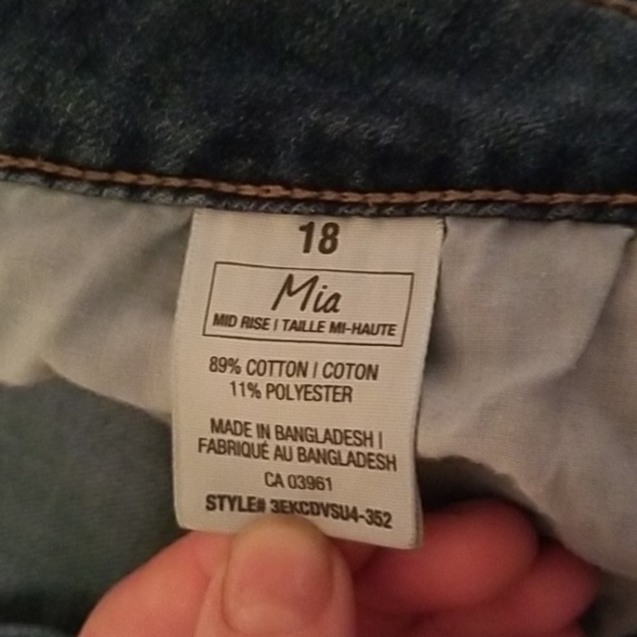 Jean Shorts - Picture 5 of 5